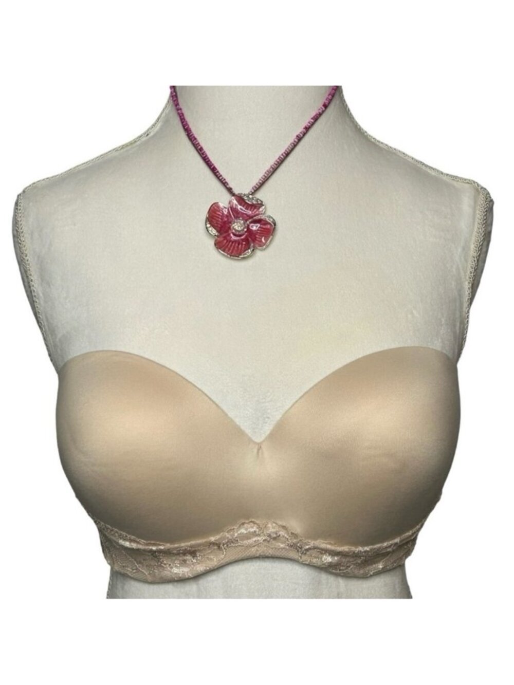 VICTORIA’S SECRET Bra Body by Victoria Lined strapless Includes straps 36DD/36E